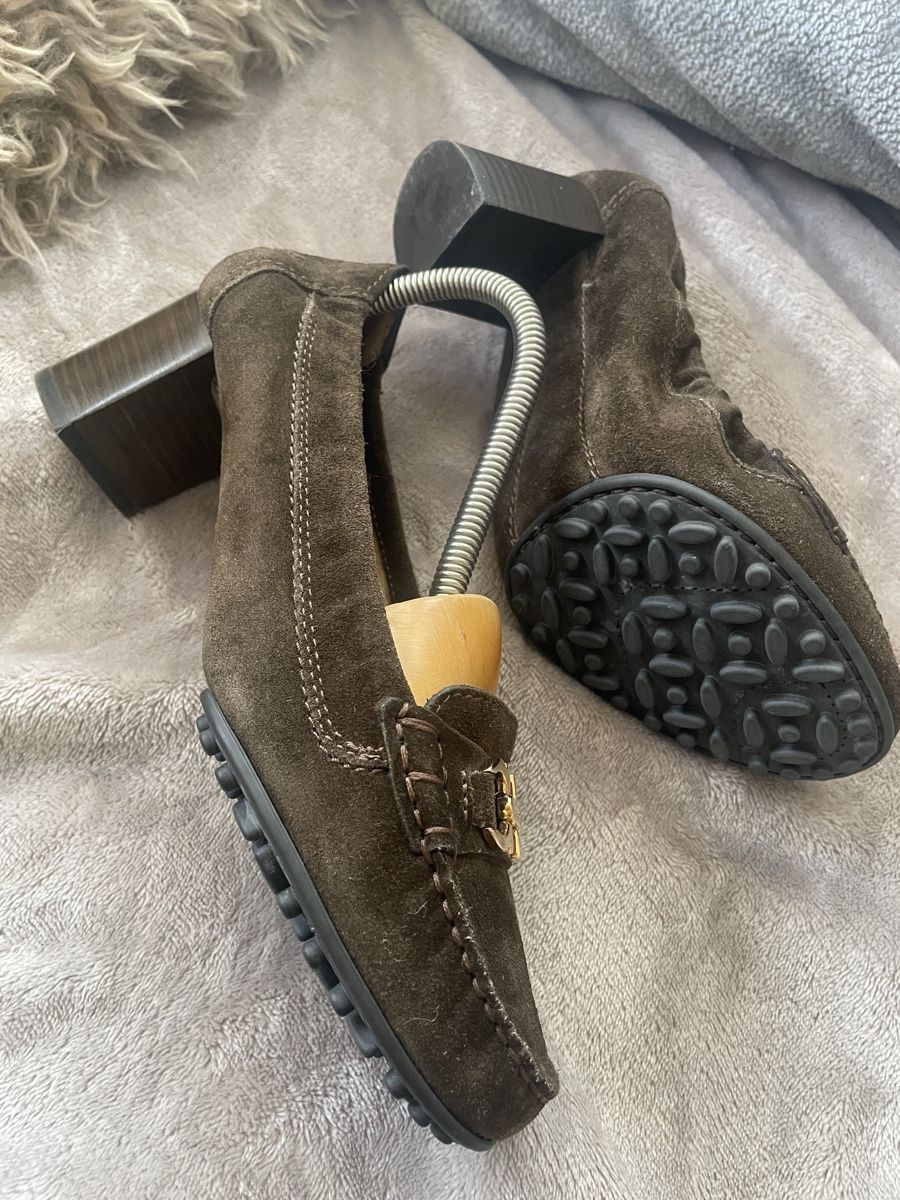 Salvatore Ferragamo Damenschuhe: Wunderschöne Wildlederschuhe von Ferragamo – Neu (gemäss Beschreibung) aus Zürich von Caracol1998 2