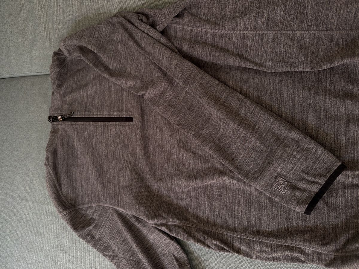 Maglioni & Felpe: Herren Pullover grau Grösse L guter Zustand – Nuovo (secondo la descrizione) da Nyon venduto da noa_528c