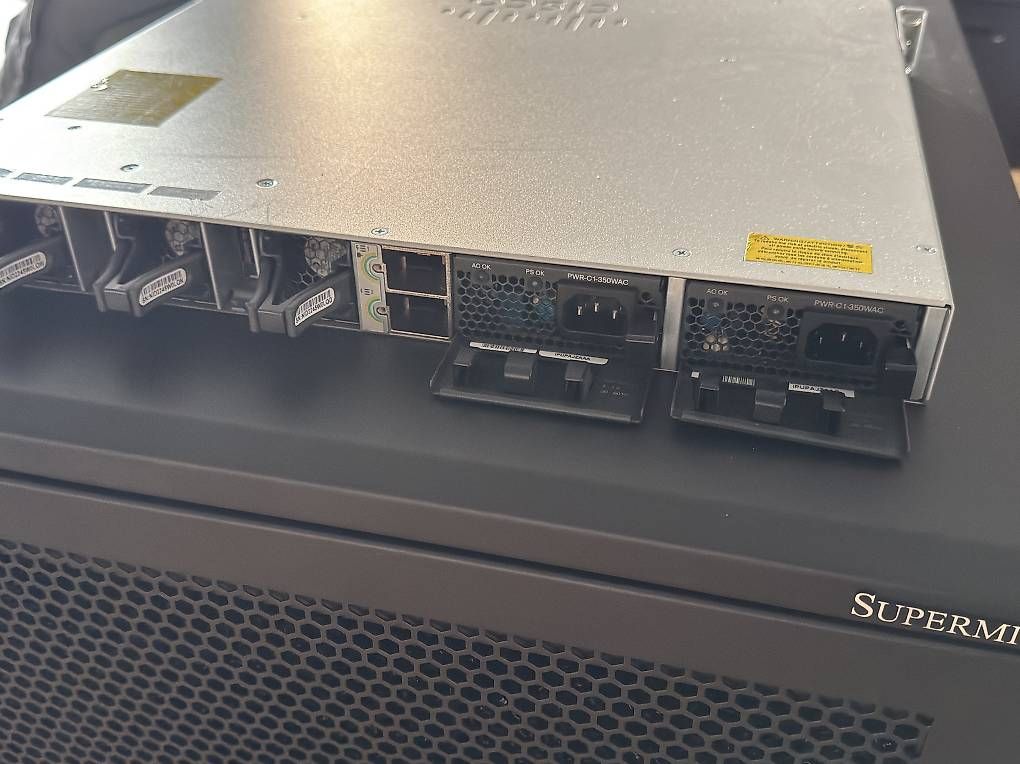 Hubs & Switches: Cisco C9300-48T-E Enterprise Switch Dual PSU – D'occasion à Le Grand-Saconnex par ric_sb66 1