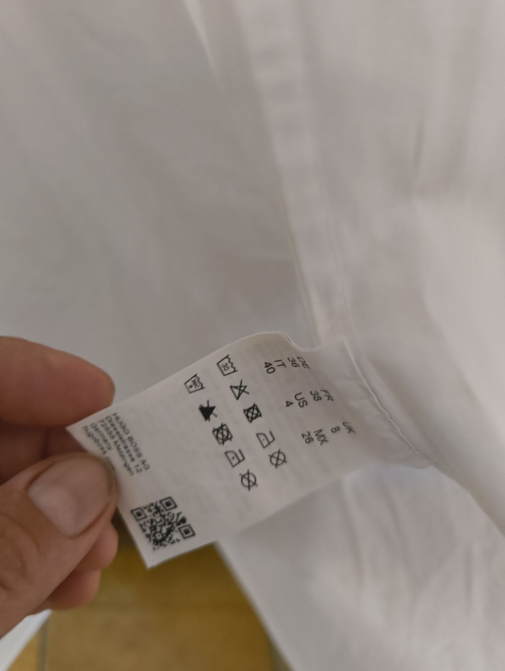 Hugo Boss Kleider: NEU Hugo Boss Kleid  – Neu (gemäss Beschreibung) aus Stein am Rhein von DaOhana 4