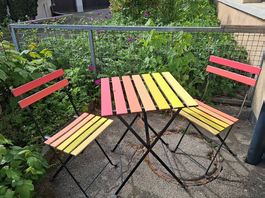Gartentisch / Sitzplatz / Hübsches Sommertrio
