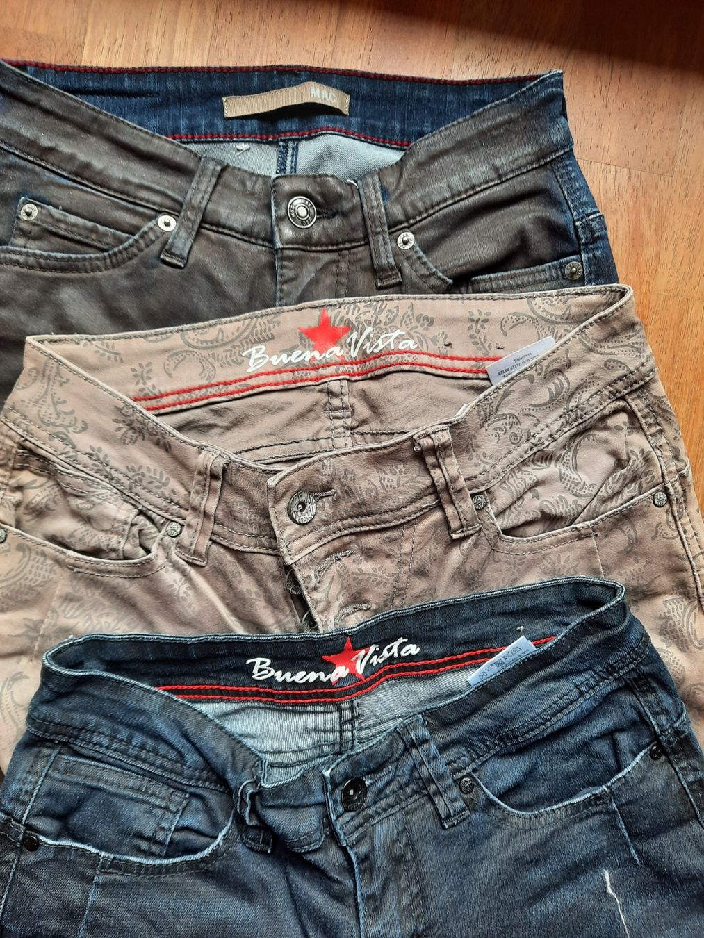Lotti di vestiti: 3 Damen Hose Gr.34 - ein Preis! – Nuovo (secondo la descrizione) da Buchs SG venduto da miska01 3