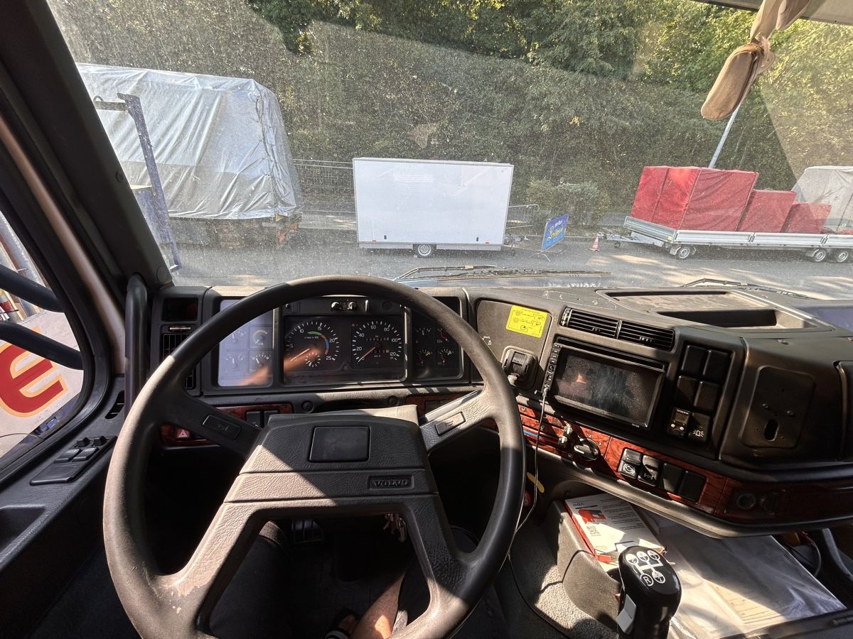 Volvo Lastwagen: Volvo fh12 420 – Gebraucht aus Versoix von The-luxe 6