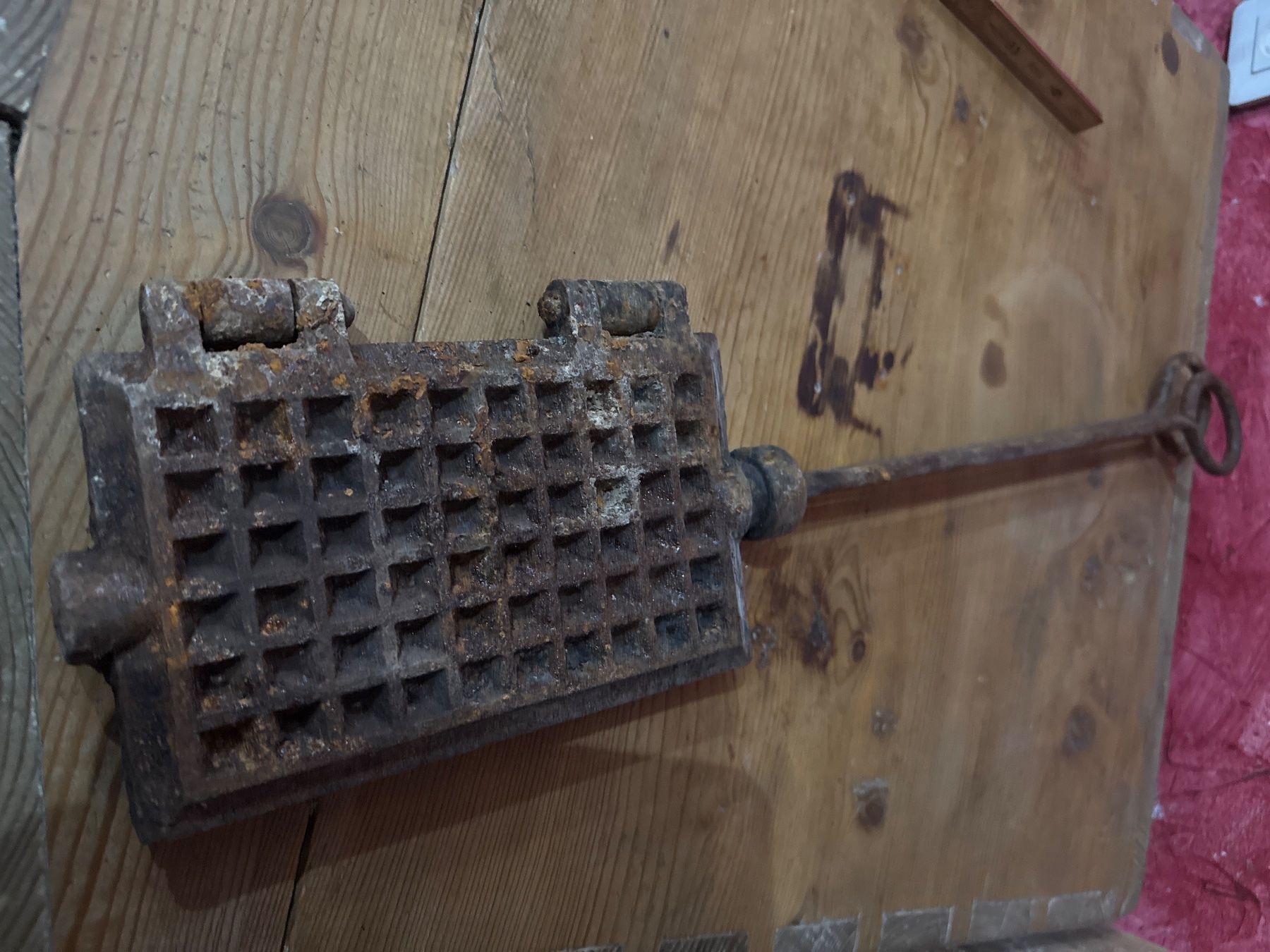 Backformen: Gaufrier ancien en fonte – Gebraucht aus Lajoux JU von Briard0 3