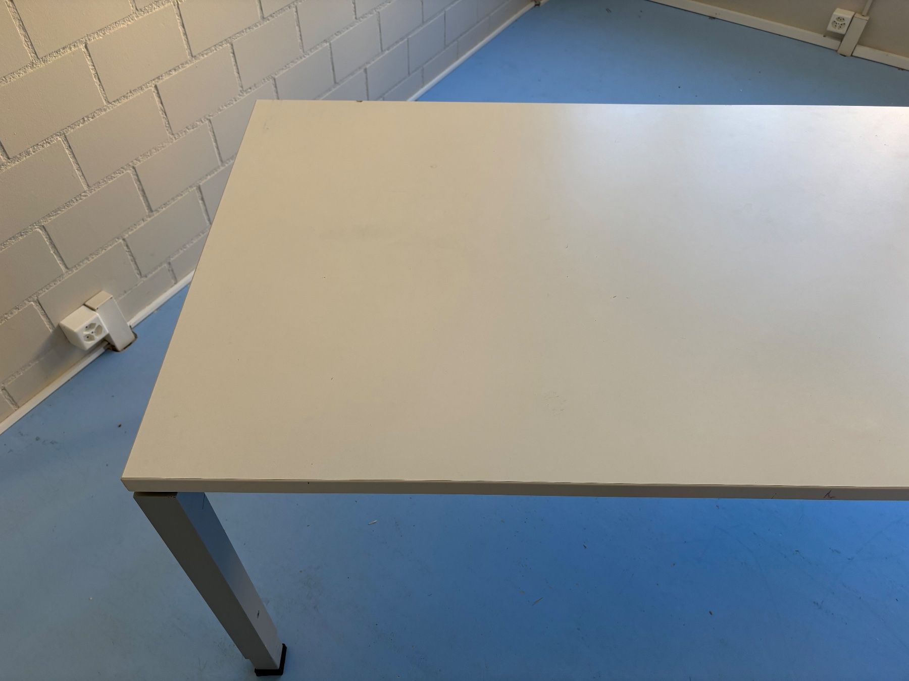 Scrivanie: Schreibtisch 200 x 80 – Usato da Zürich venduto da mar_hs6l 1