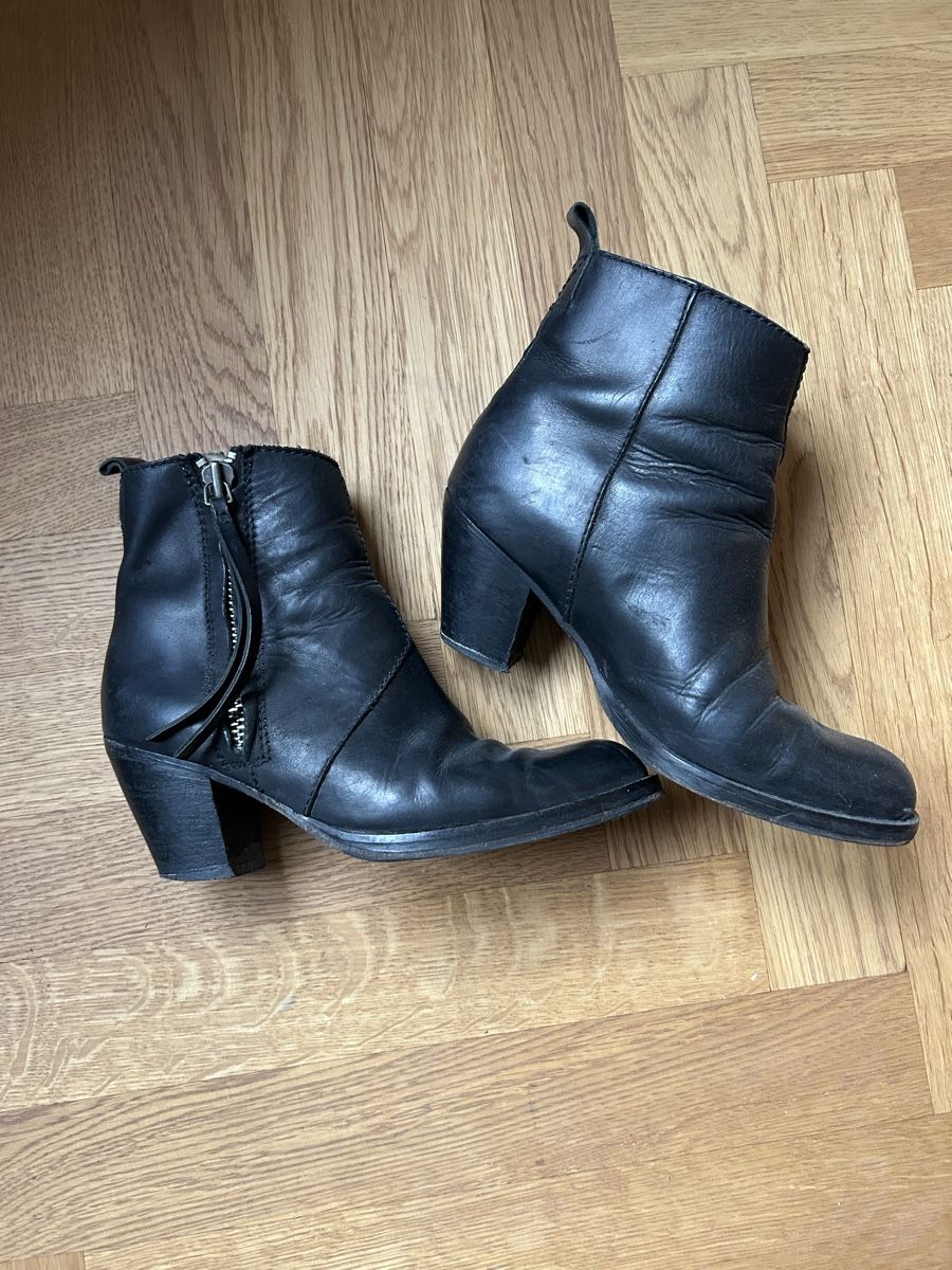 Acne Studios Scarpe da donna: Acne Pistol Boots 39 – Usato da Zürich venduto da ZurichGothenburg