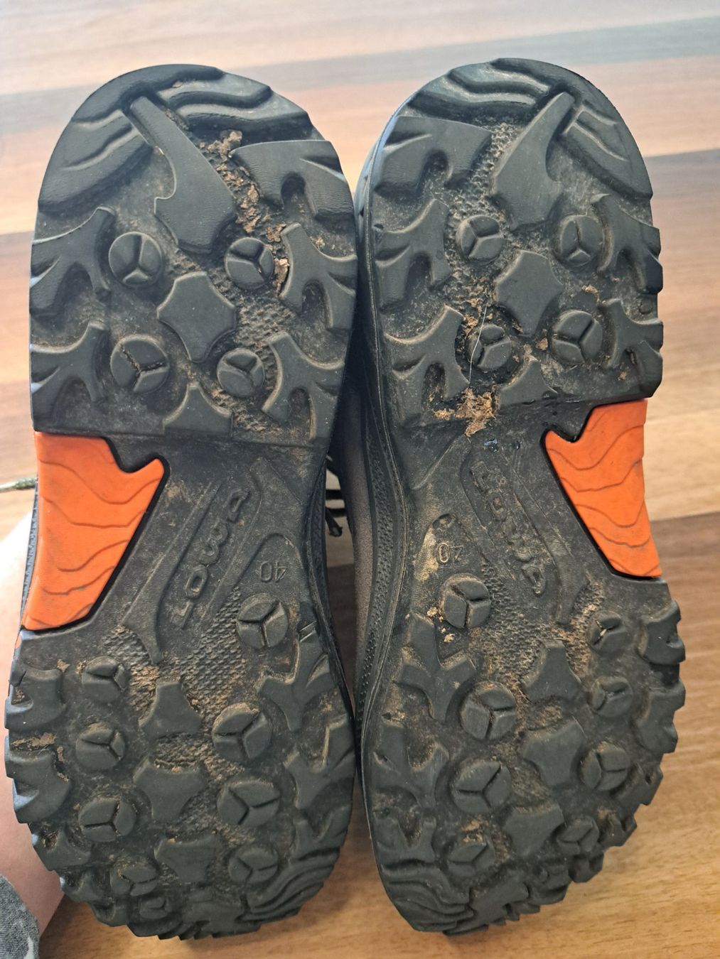 Lowa Herrenschuhe: Wanderschuhe Gr. 40 – Gebraucht aus Baar von Bruce37 3