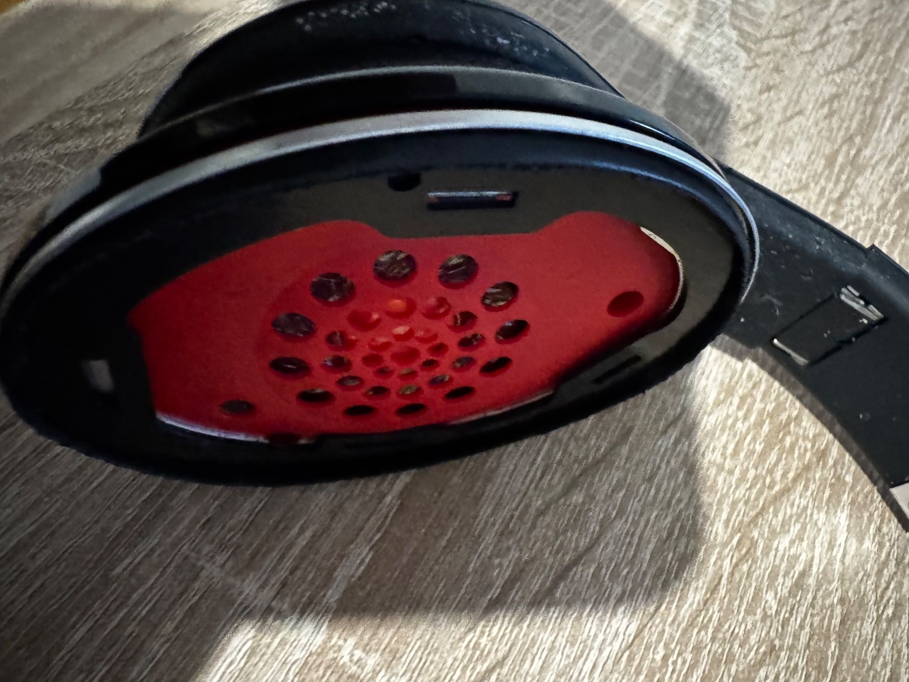 Beats Cuffie: Beats 2x  by Dr Dre Studio Red and Black 2x – Difettoso da Vevey venduto da Eiden77 7