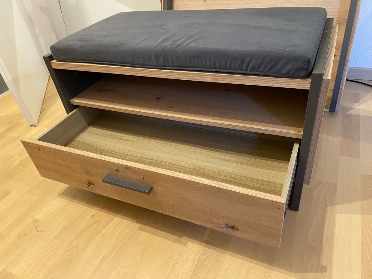 Porte manteau: Garderobe mit Bank und Spiegel – D'occasion à Oberbüren par Citro 4
