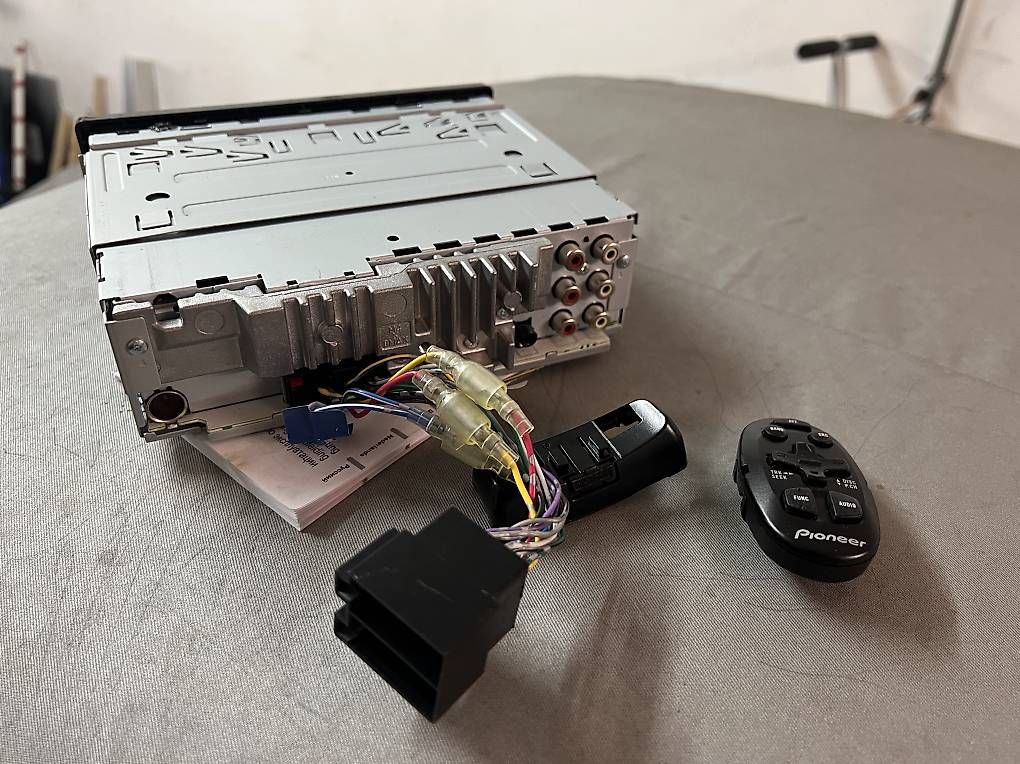 Radio: Pioneer DEH 4200 SD – Usato da Vuarmarens venduto da Splitdeluxe 2