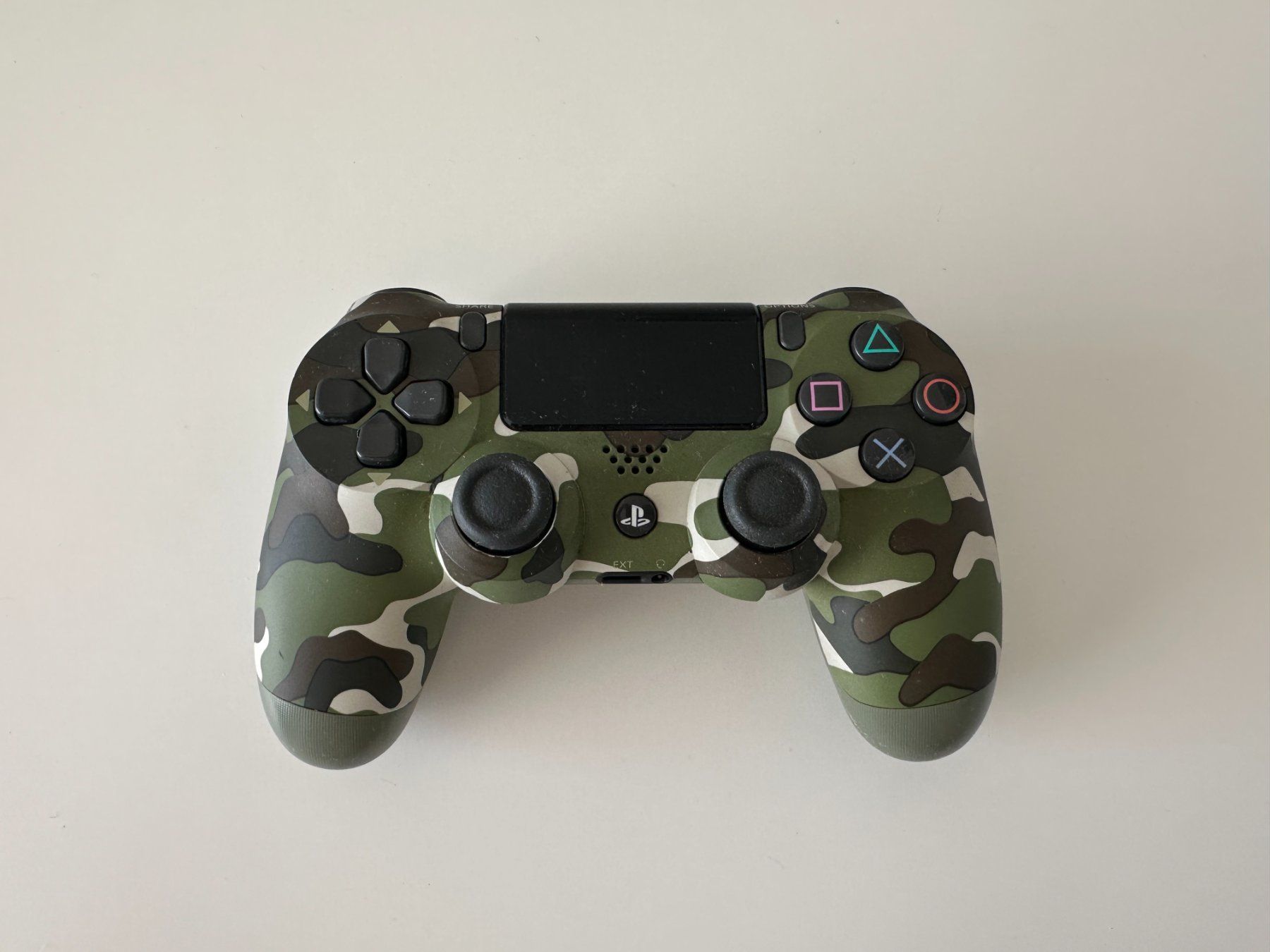 Sony Controller: Manette, Doubleshock 4 Game Control, Sony PlayStation 4 PS4 – Usato da Couvet venduto da nay_prh5