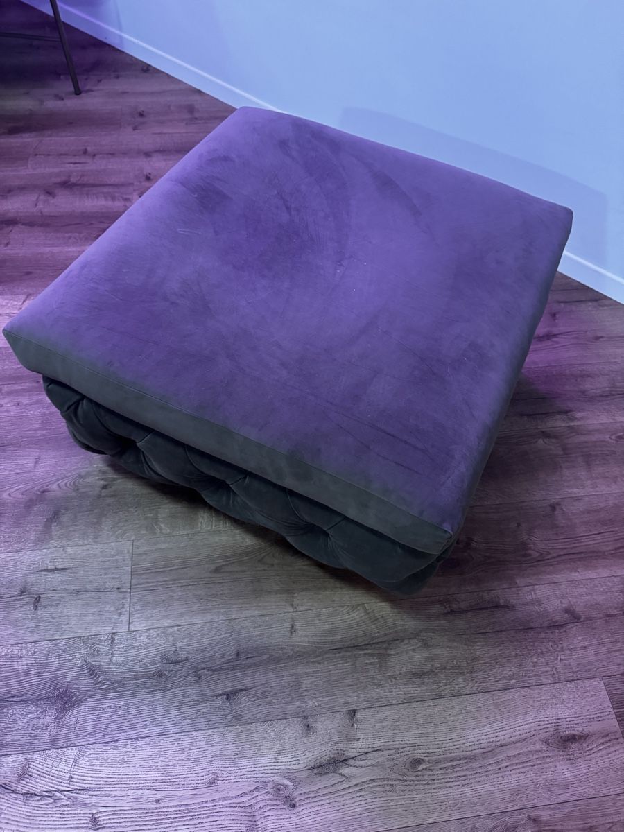 Divani: Elegantes Samt Sofa / inklusive Hocker – Usato da Effretikon venduto da MaisonNade 4