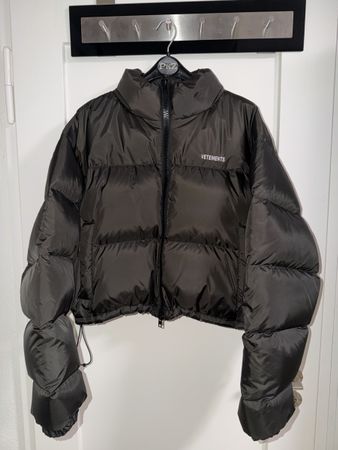 Vetements Puffer Jacket Limited Edition black unisex
