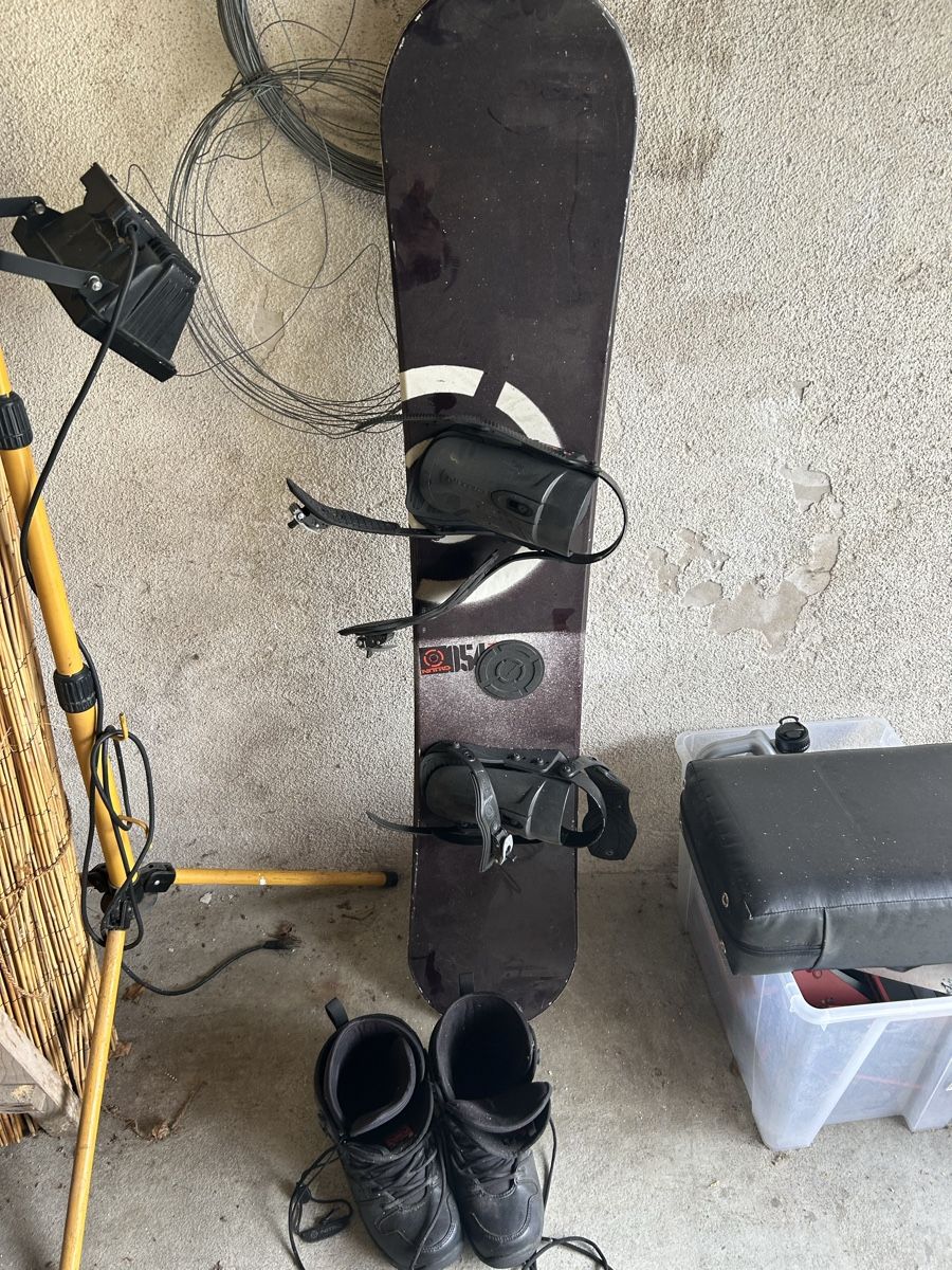 Burton Board: Burton Snowboard Set with Boots gr 44 EU – Usato da Birmenstorf AG venduto da luckyx90