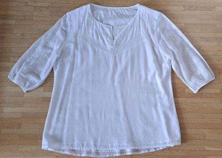 Chemisier blanc brodé