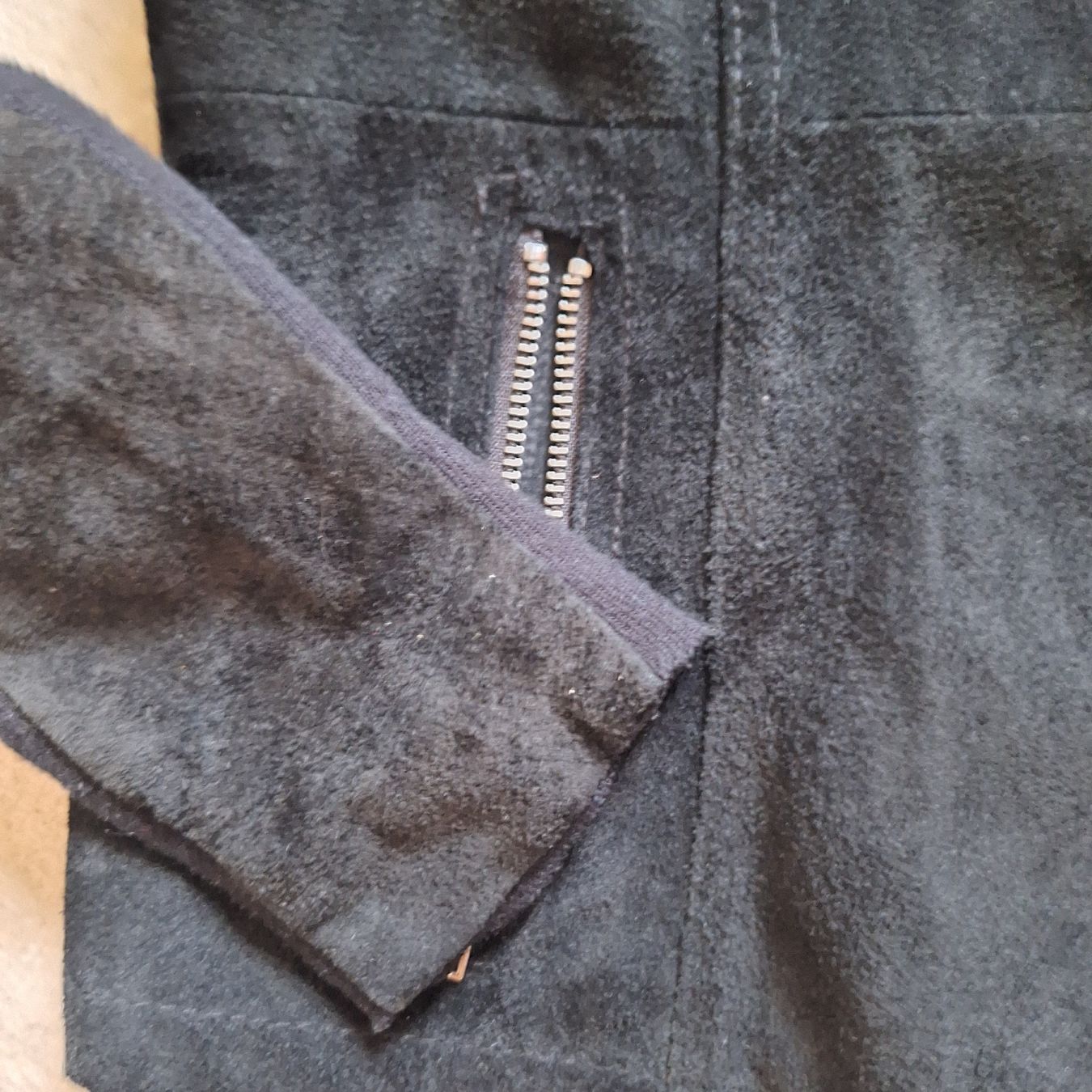 Giacche: Vero Moda Wildlederjacke, schwarz, Grösse L – Usato da Aeugstertal venduto da firefly33 4