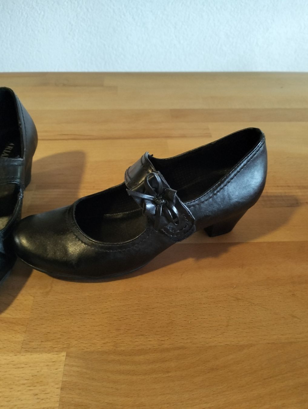 Scarpe da donna: Pumps schwarz Gr.37 – Usato da Eggiwil venduto da Loego 1