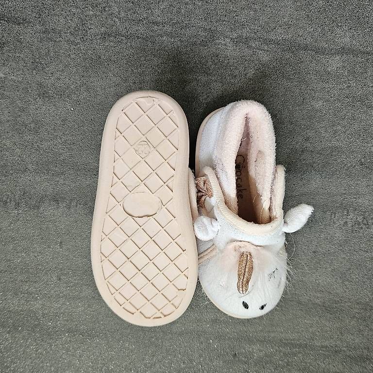 Scarpe per ragazze: Einhorn Schuhe Grösse 22 – Usato da Rotkreuz venduto da Kaffitanteli 1