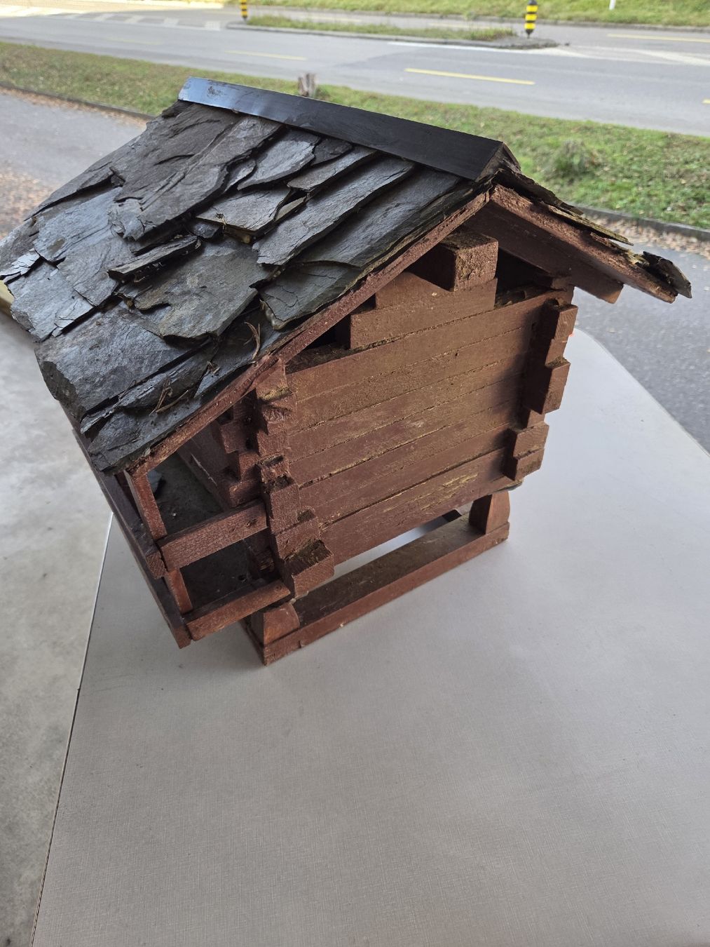 Articoli in legno: Walliser HAUS – Usato da Burg im Leimental venduto da Spuma87 2