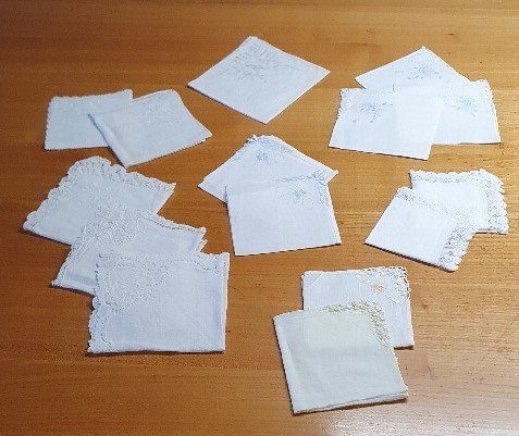 Cravatte: 15 alte Pochettli / Einstecktücher – Usato da Rüderswil venduto da Myvolvo 5