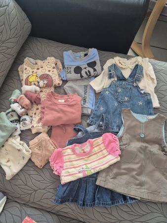 Lot de vêtements pour bébé fille taille 62