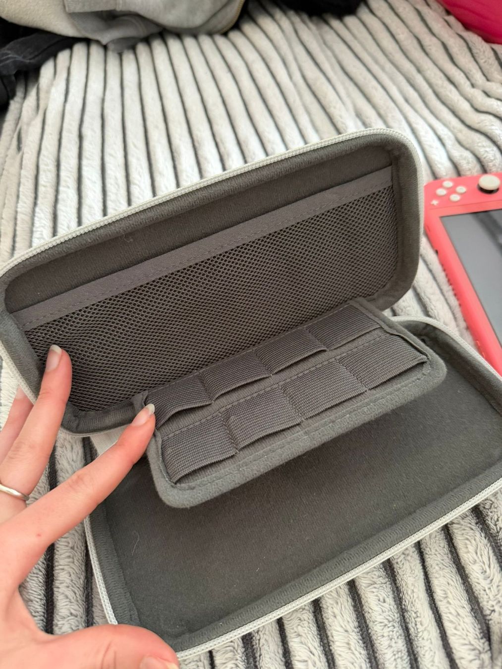 Nintendo Console: Nintendo Switch Lite Corail + étui – Usato da le landeron venduto da canette 2
