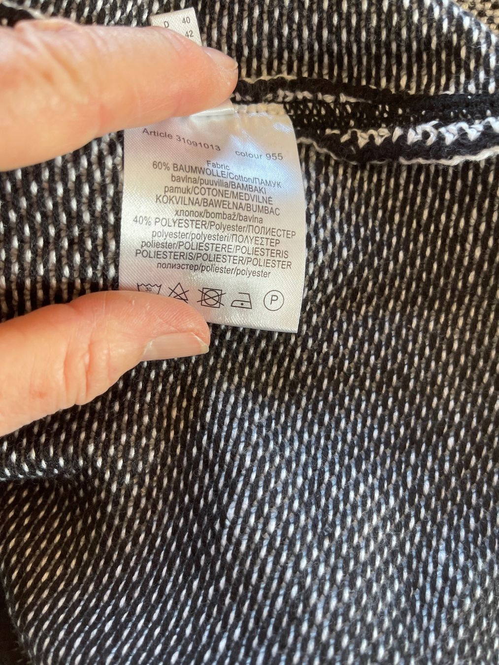 Maglioni & Felpe: Pullover mit Kunstleder Applikationen Gr. 40 – Usato da Winterthur venduto da 1956ingi 4