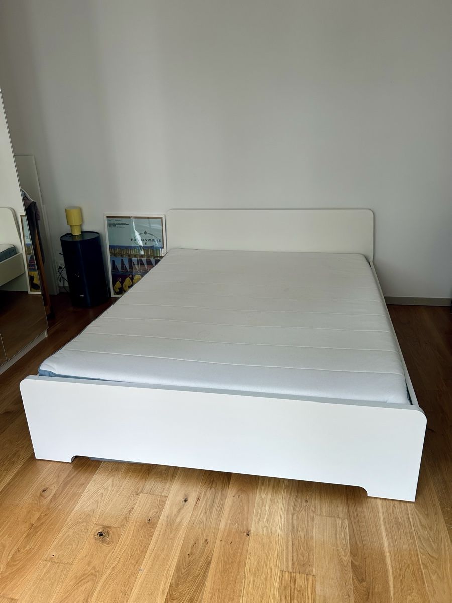 Letti: White Bed Frame with Mattress and Topper - As new! – Nuovo (secondo la descrizione) da Zürich venduto da lud_7ztt 1
