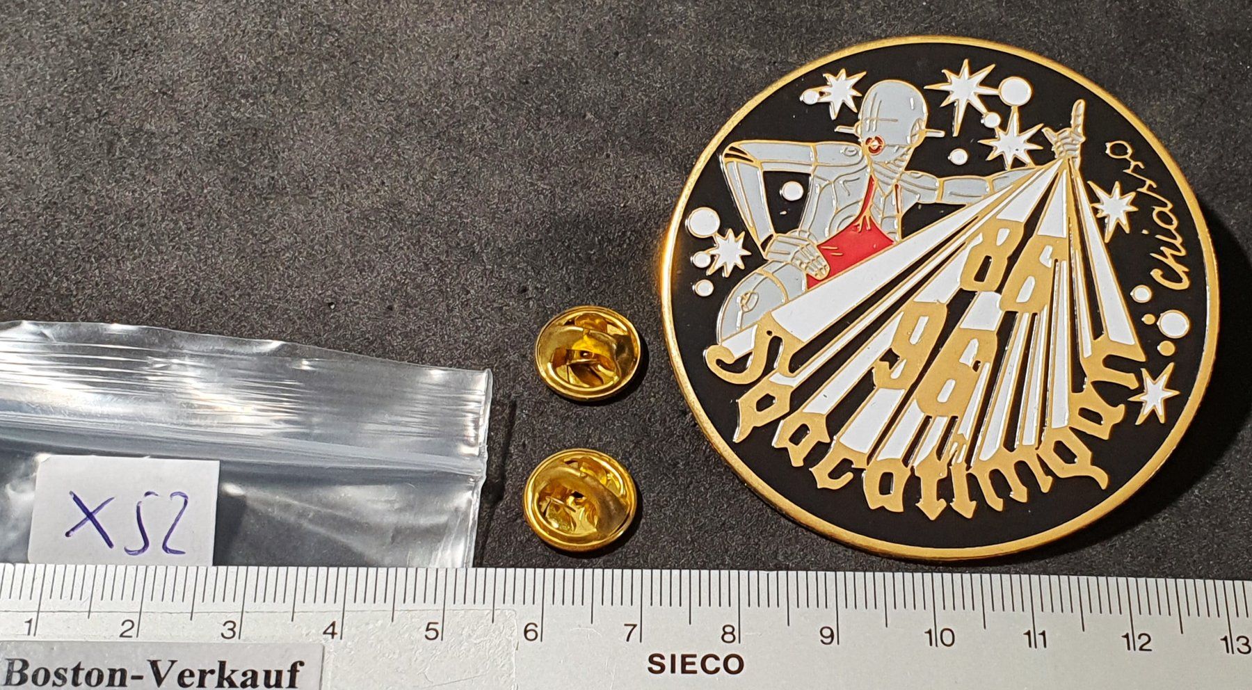 Plaquettes & Badges: X52 - Grosser Pin Spacatimpan Chiasso 1996 – D'occasion à Reinach BL par Boston-Verkauf 2