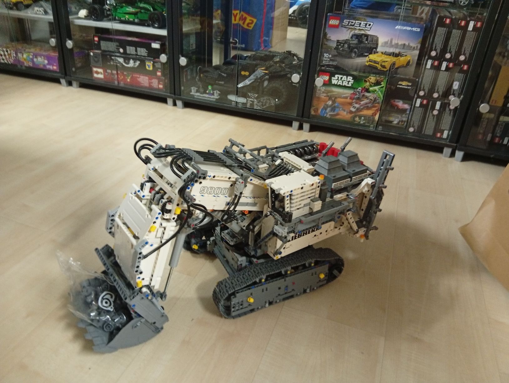 Lego Kit di costruzioni: Lego Technic 42100 Liebherr Bagger aufgebaut mit Anleitungen – Usato da Trun venduto da kawak1