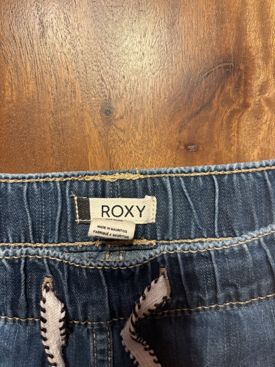 Roxy Pantaloni: Roxy Jeans Shorts – Usato da Celerina venduto da Heli87 2