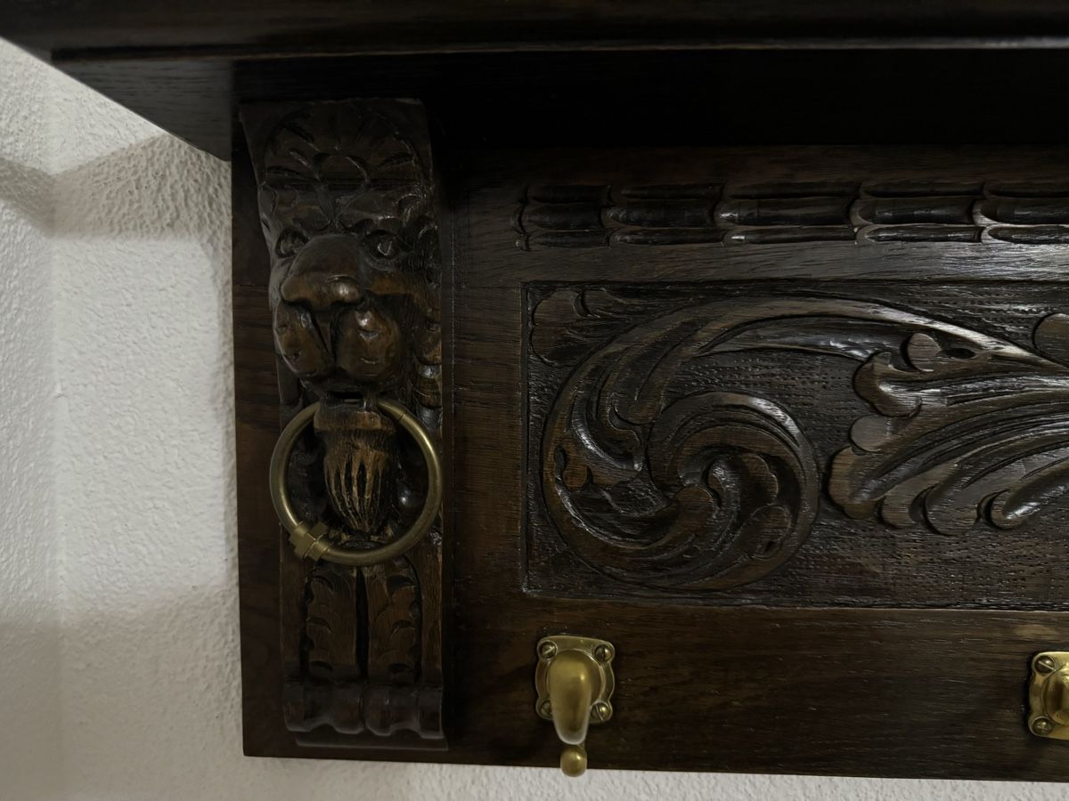 Guardaroba: Antike Garderobe aus Holz – Usato da Balsthal venduto da Narulya 1