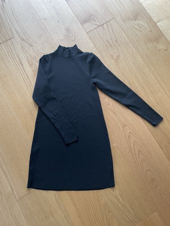 Elegantes schwarzes Kleid