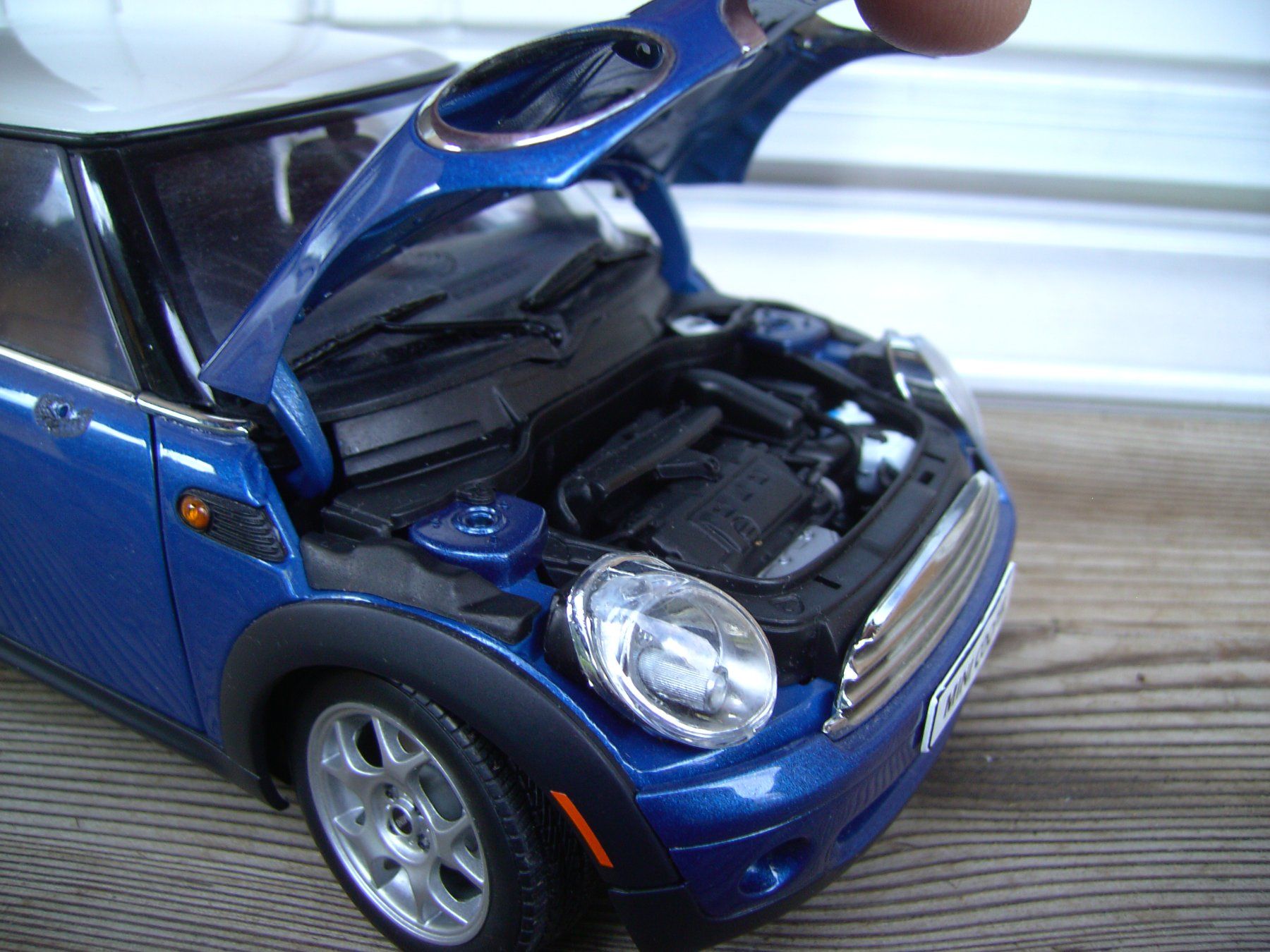 Autoart Modellini d'auto: Mini Cooper Modellauto blau weiss gebraucht – Usato da Grindelwald venduto da Rs48 4