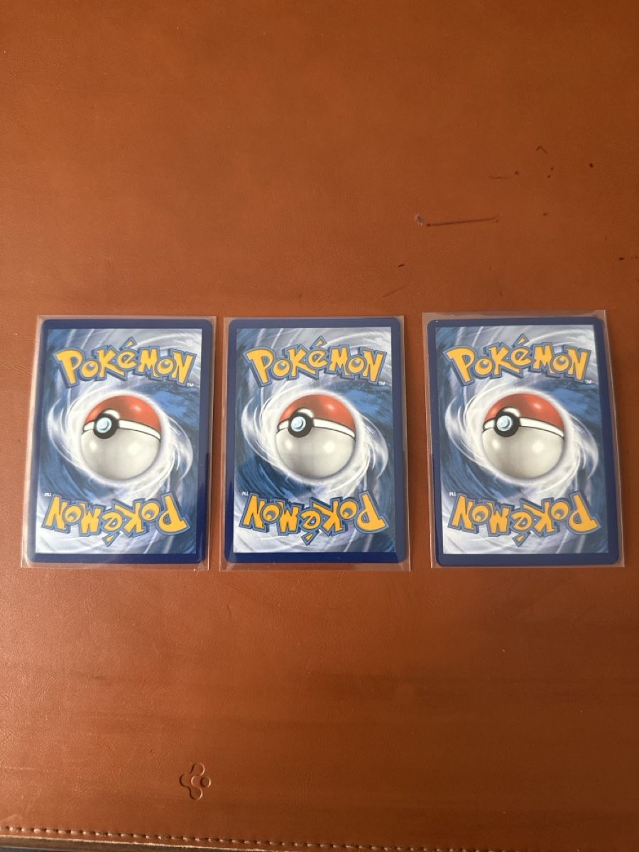 Pokémon Carte collezionabili: Pokemon Karten: Flying Pikachu V, Surfing Pikachu V – Usato da Watt venduto da ber_ct6x 1