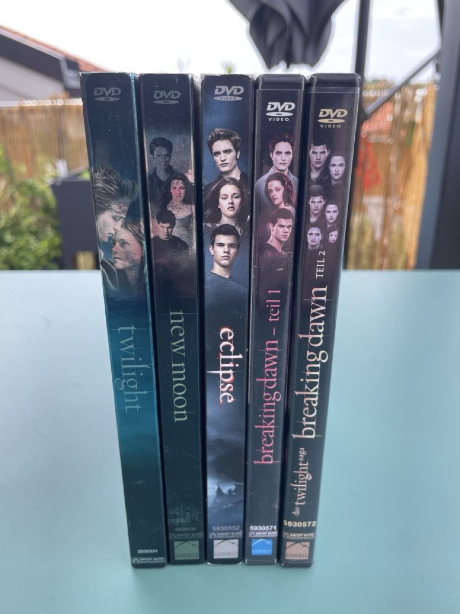 Tutti i DVDs: Twilight Saga Filme 5er Box Set DVD – Usato da Koppigen venduto da BLUE_EYE7 6