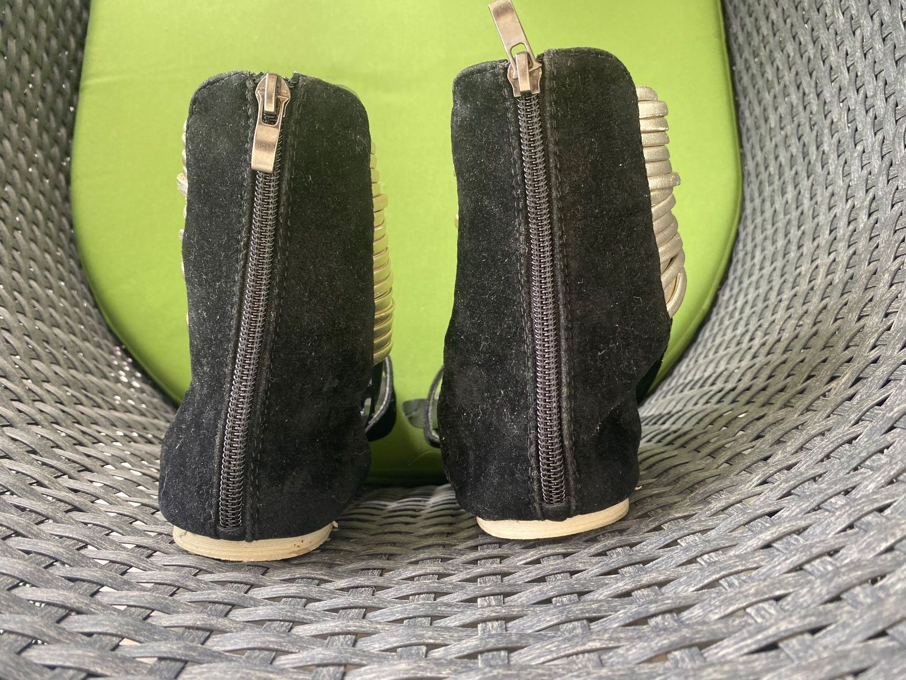 Damenschuhe: SUMMERTIME - stylische Flip-Flops mit Goldbänder, nero, 38 – Gebraucht aus Winkel von ferrari2022 6