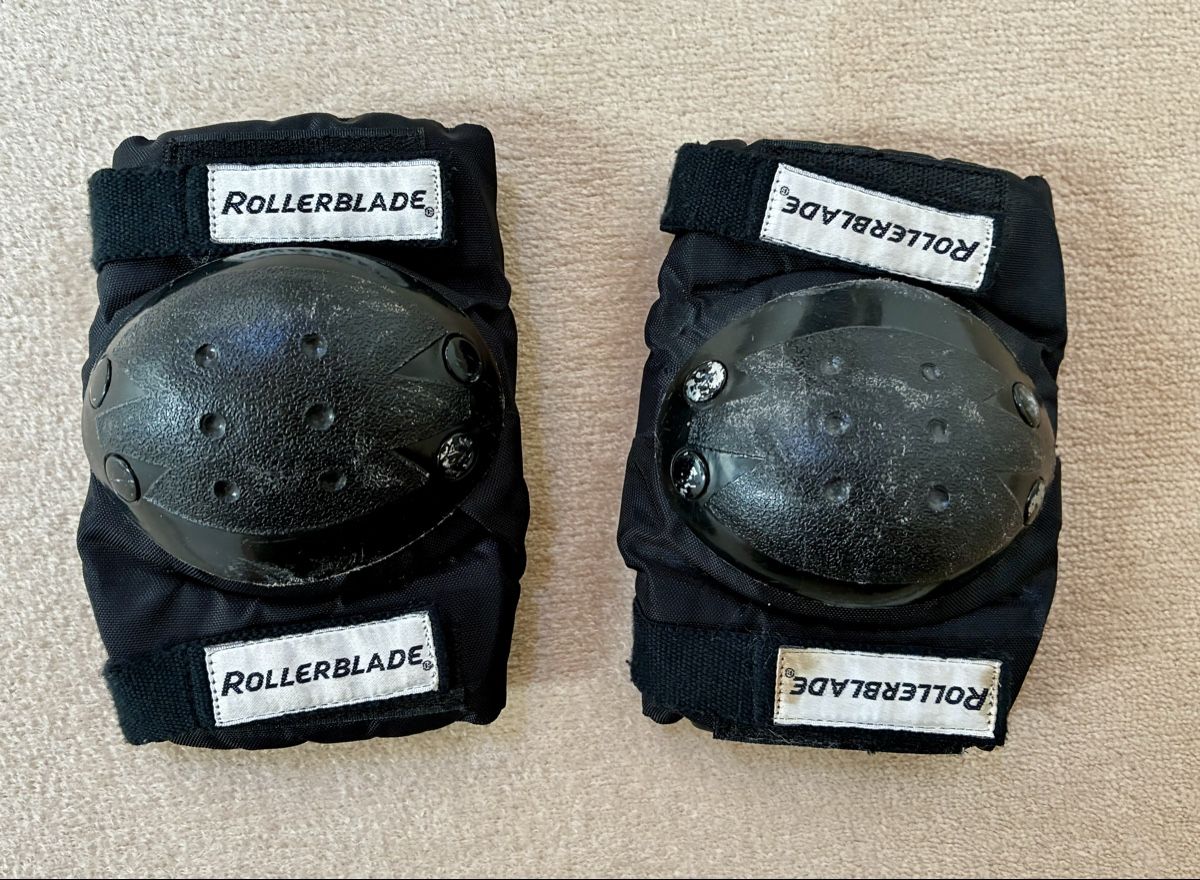 Patins à roul. & inline: Knieschützer Inlineskates – D'occasion à Schaan par RicX-10