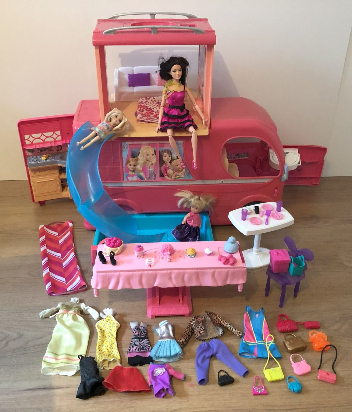 Bambole: Barbie camping car – Nuovo (secondo la descrizione) da Estavayer-le-Lac venduto da Lor_tjg5