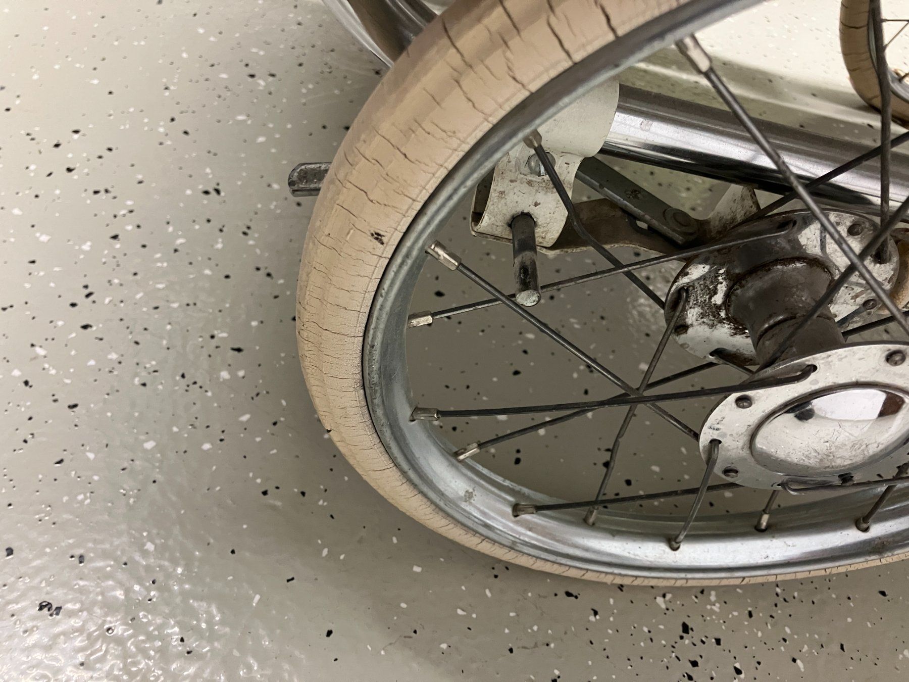 Wisa Gloria Carrozzine: Kinderwagen antik Wisa Gloria – Usato da Lenk im Simmental venduto da Jrg7410 5