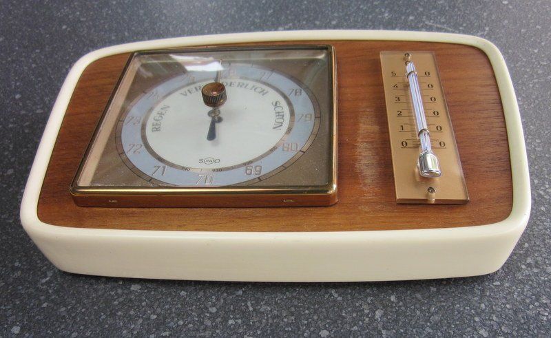Altri elettrodomestici e apparecchi d’epoca: Mid Century Barometer,Thermometer, Holz Kunststoffrand Sundo – Usato da Bischofszell venduto da raika 4