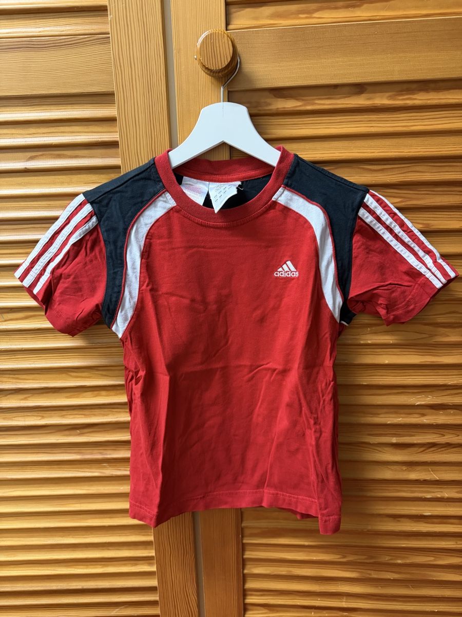 Adidas Camicie, T-shirt & Polo: Kinder Adidas T-Shirt – Usato da Eschenbach LU venduto da Tatzi1