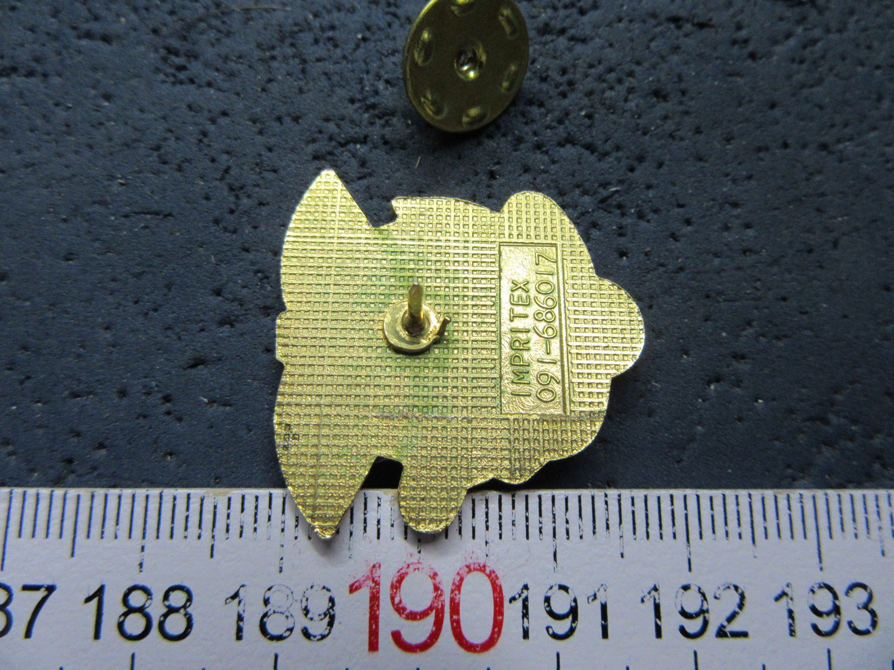 Chiquita Placchette & Badge: CHIQUITA PIN ENAMEL – Usato da Ettingen venduto da Hausi4711 1