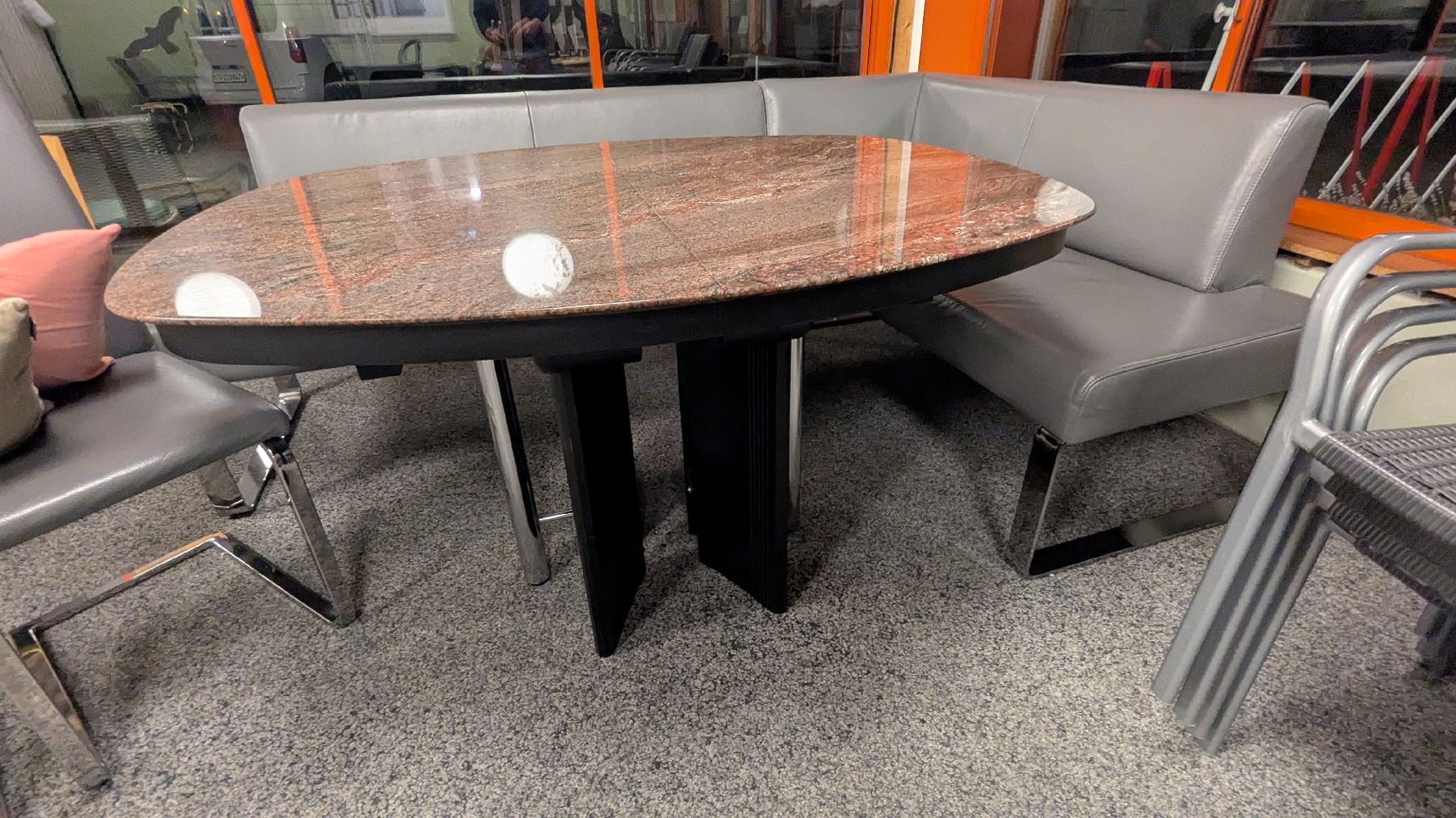 Tavoli: Marmortisch mit Sofa – Usato da Arbon venduto da nolodon 3