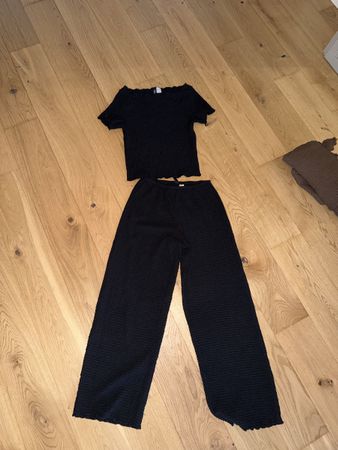 Oberteil und Hose Schwarz Grösse S Zustand gut