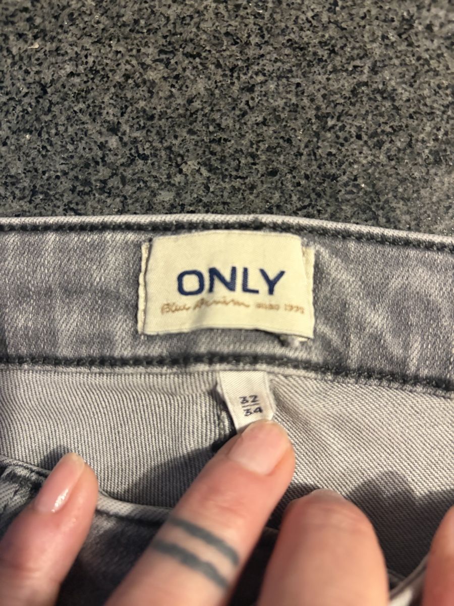 Only Jeans: ONLY Jeans, Größe 32/34 – Usato da Schaffhausen venduto da Januanar 3