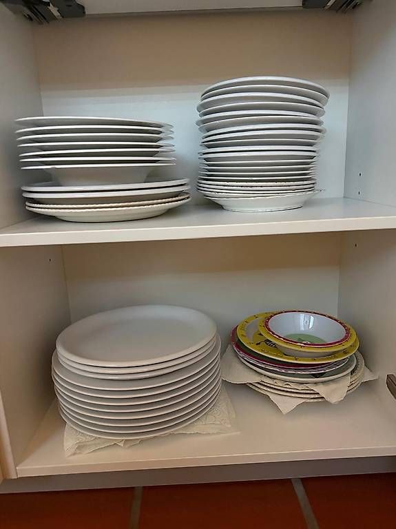 Set di piatti: Teller Set – Usato da Oberlunkhofen venduto da HelenOL