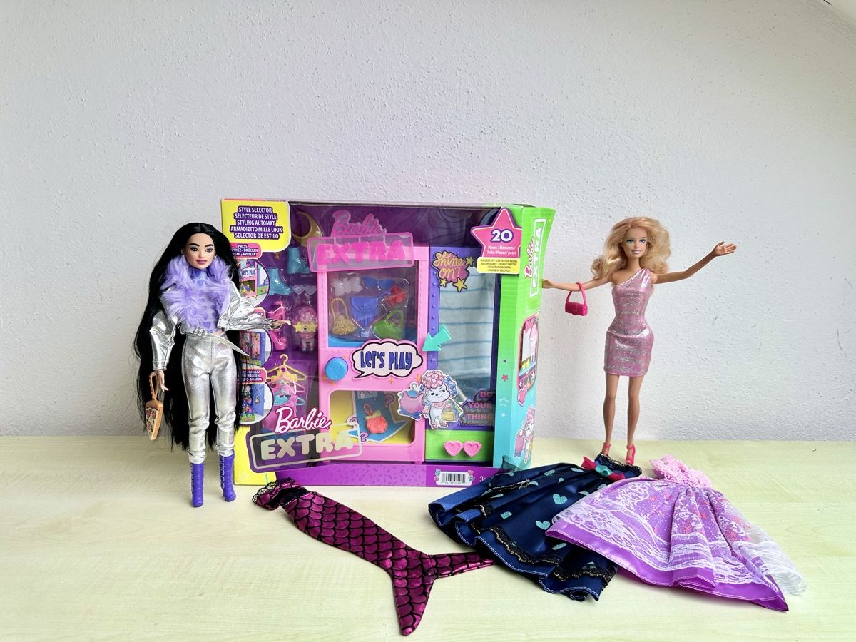 Bambole: Barbie Extra Schrank mit Barbies und Accessoires – Nuovo (secondo la descrizione) da Zürich venduto da Kat_5557