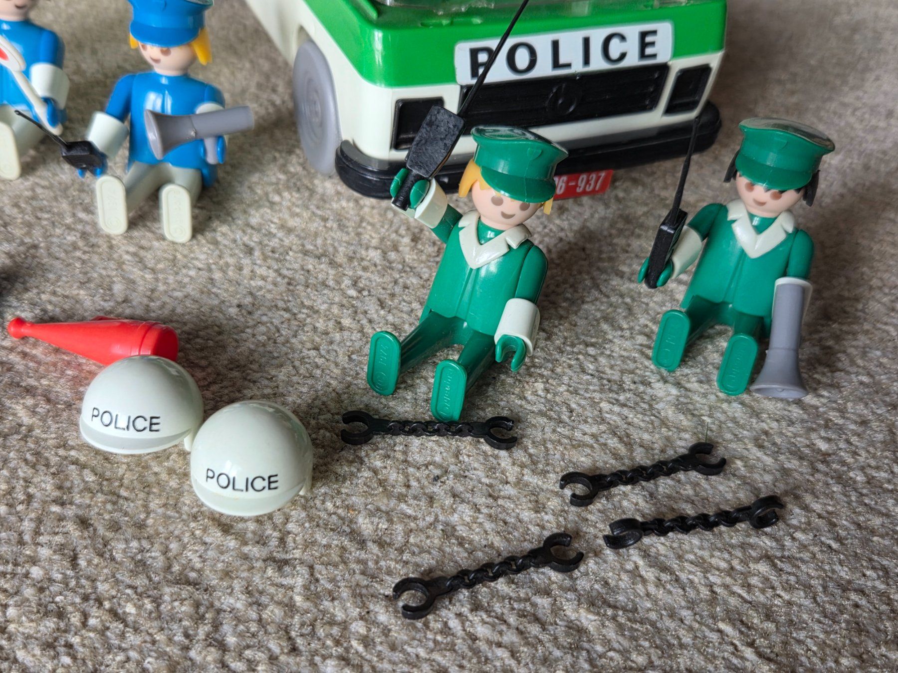 Playmobil Giocattoli: Playmobil Polizei Einsatzwagen 1977 – Usato da Hünenberg venduto da pma_dm5g 7