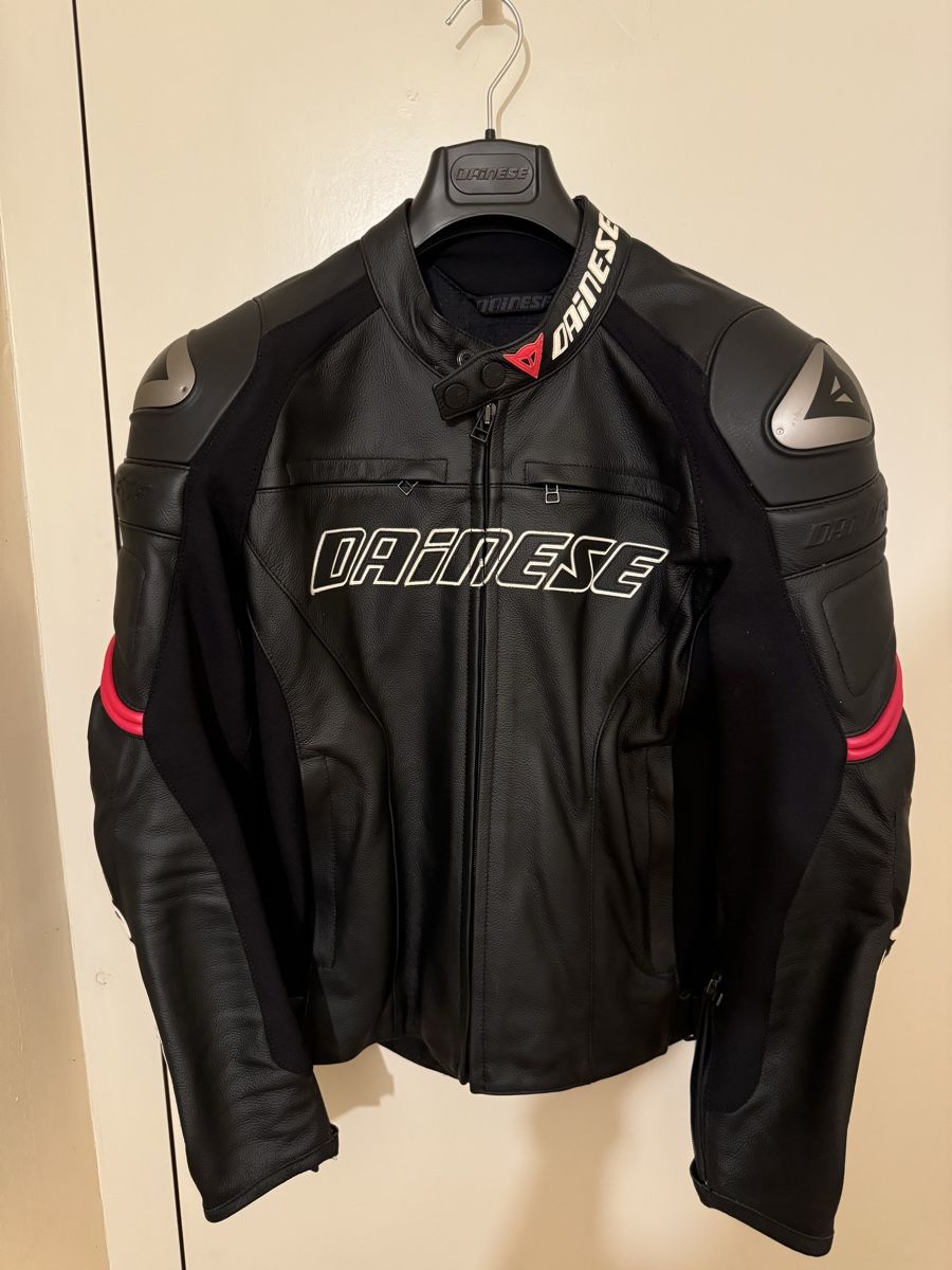 Giacche: Vendo Giacca Moto - Dainese – Nuovo (secondo la descrizione) da Davesco-Soragno venduto da lar_n5p8